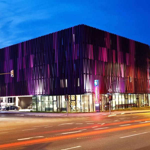 Hilton Meta ad esempio avviato 2026-04-01: Hampton by Hilton Aachen Tivoli, DoubleTree by Hilton Altay Fuyun, Conrad Altay Hemu, Hilton Altay Hemu, Hilton Garden Inn Allentown West, Hilton Garden Inn Allentown Bethlehem Airport