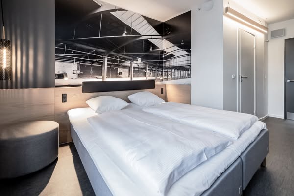 Marriott Bonvoy Meta ad example started 2026-07-15: Sheraton Annaba Hotel, Four Points Flex by Sheraton Aalborg, Four Points Flex by Sheraton Aarhus Viby, Four Points Flex by Sheraton Aarhus Skejby, Moxy Aberdeen Airport, Courtyard by Marriott Aberdeen Airport