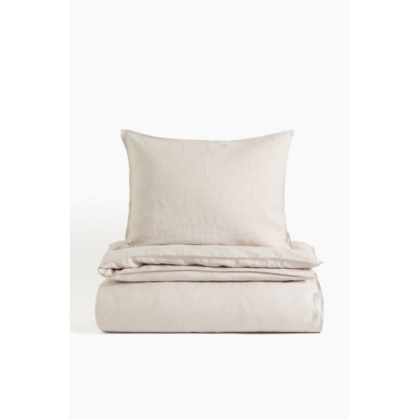 H&M HOME Meta ad example started 2026-04-24: Kopfkissenbezug aus gewaschenem Leinen, Kopfkissenbezug aus gewaschenem Leinen, Duschvorhangringe, Duschvorhangringe, Leinenbettwäsche für Einzelbett, Leinenbettwäsche für Einzelbett