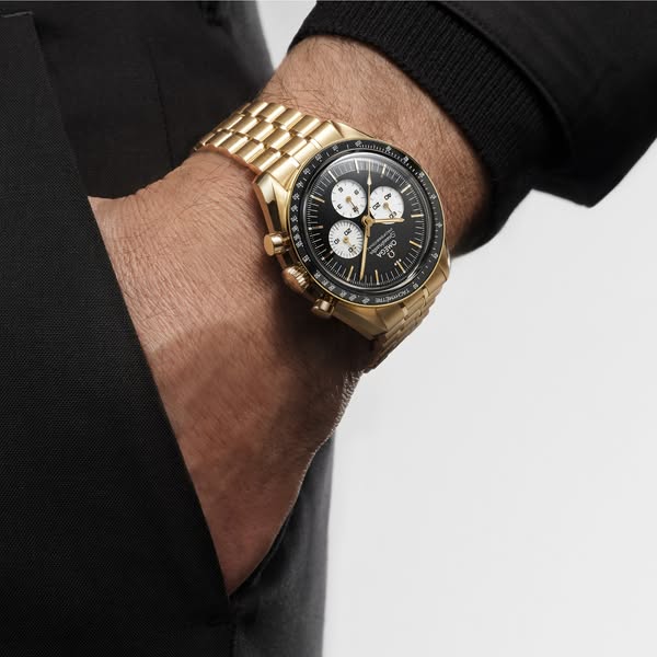 OMEGA Watches Meta ad example started 2026-07-27: Iconico dal 1957, Moonwatch in Moonshine&trade;, Una lega d&rsquo;oro OMEGA, Orologi OMEGA