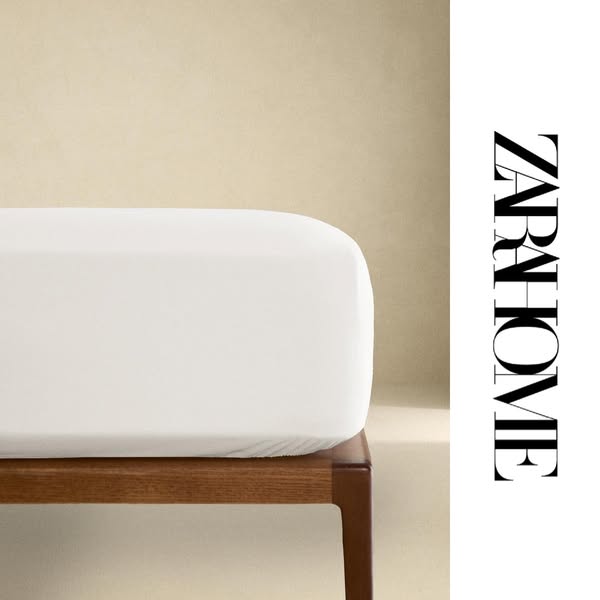 Zara Home Meta ad example started 2026-04-02: Satynowa poszwa na kołdrę (500 nitek), Prześcieradło z gumką z perkalu | wysokość 30 cm (gramatura 300 nitek), Prześcieradło wierzchnie z bawełnianego perkalu (gramatura 300 nitek), Prześcieradło wierzchnie z bawełnianego perkalu (gramatura 300 nitek), Prześcieradło wierzchnie z bawełnianego perkalu (gramatura 300 nitek), Satynowa poszwa na kołdrę (500 nitek)